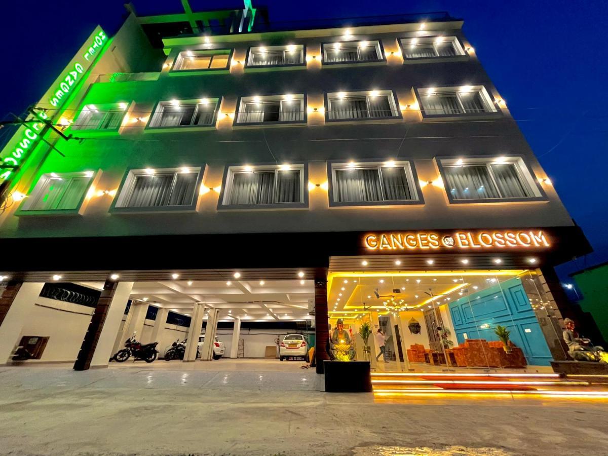 Gange Blossam Resort, Харидвар Экстерьер фото